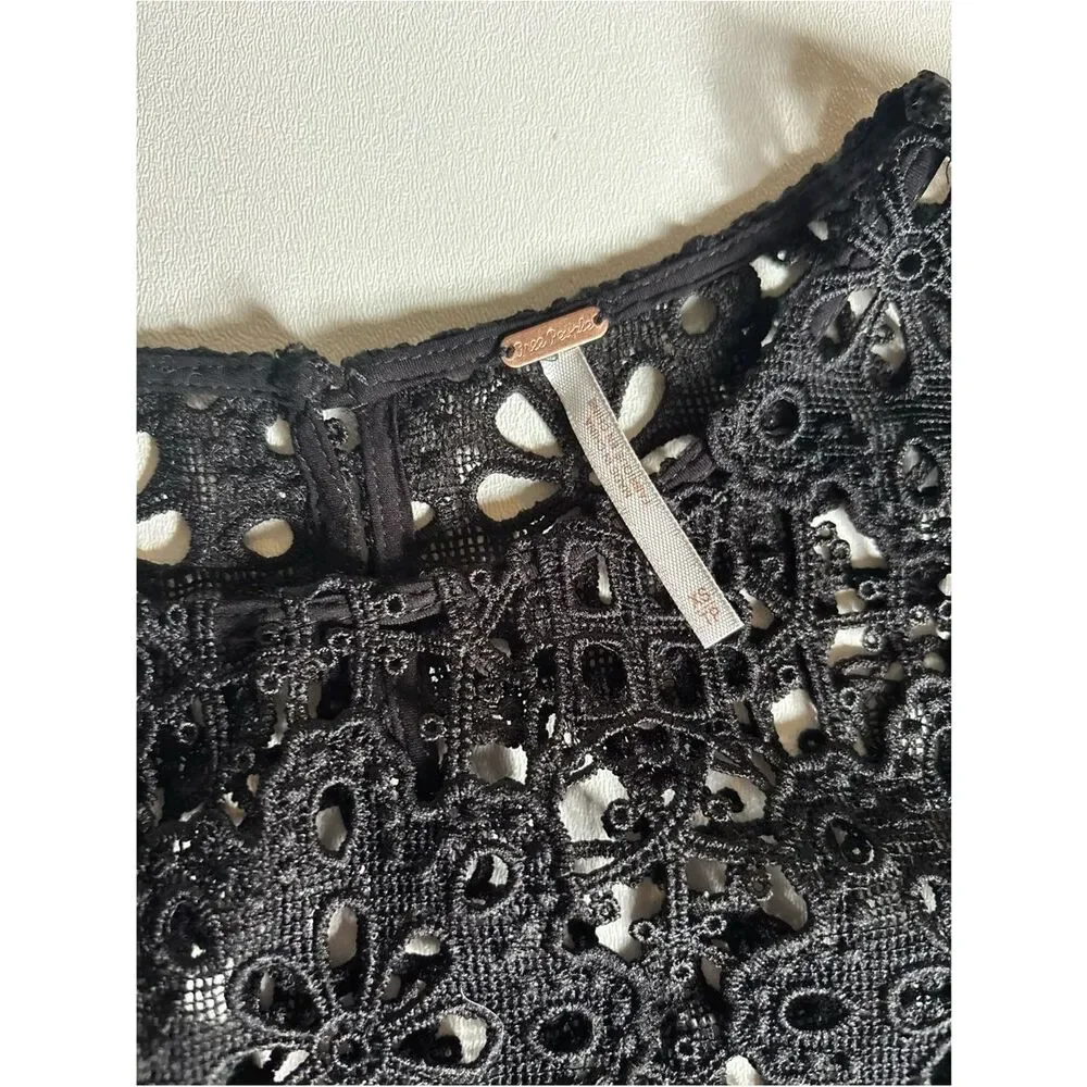 Rare~ Free People Black Crochet Floral Lace Tank Size XS